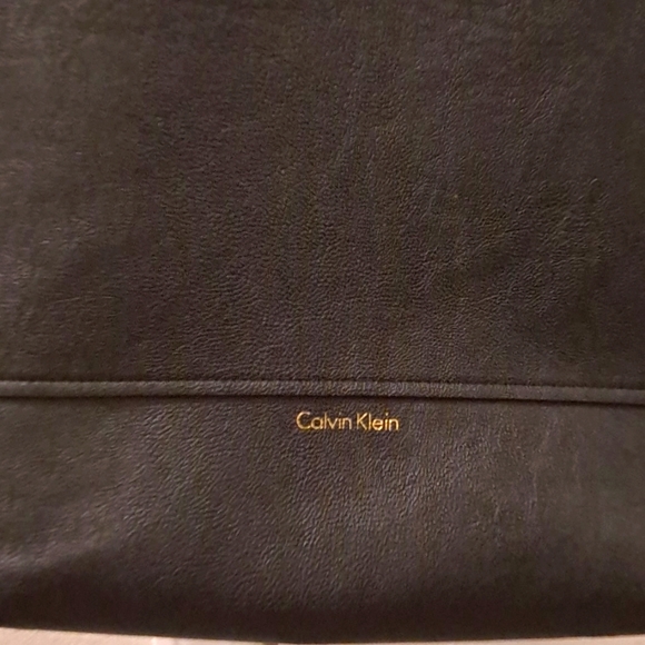 Calvin Klein Reversible Faux Leather Tote Magnetic Closure Gold Tone Hardware - Picture 3 of 9